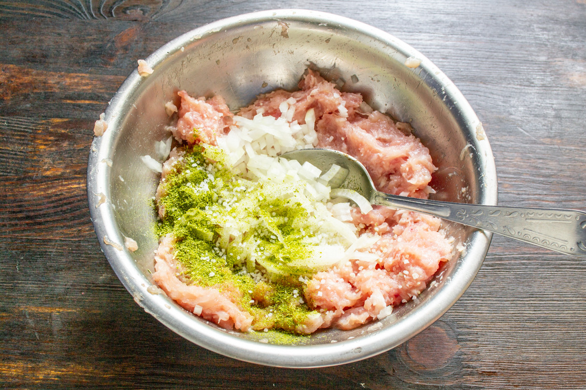 Котлеты из свинины и куриной грудки в духовке Котлеты из свинины и куриной грудки в духовке