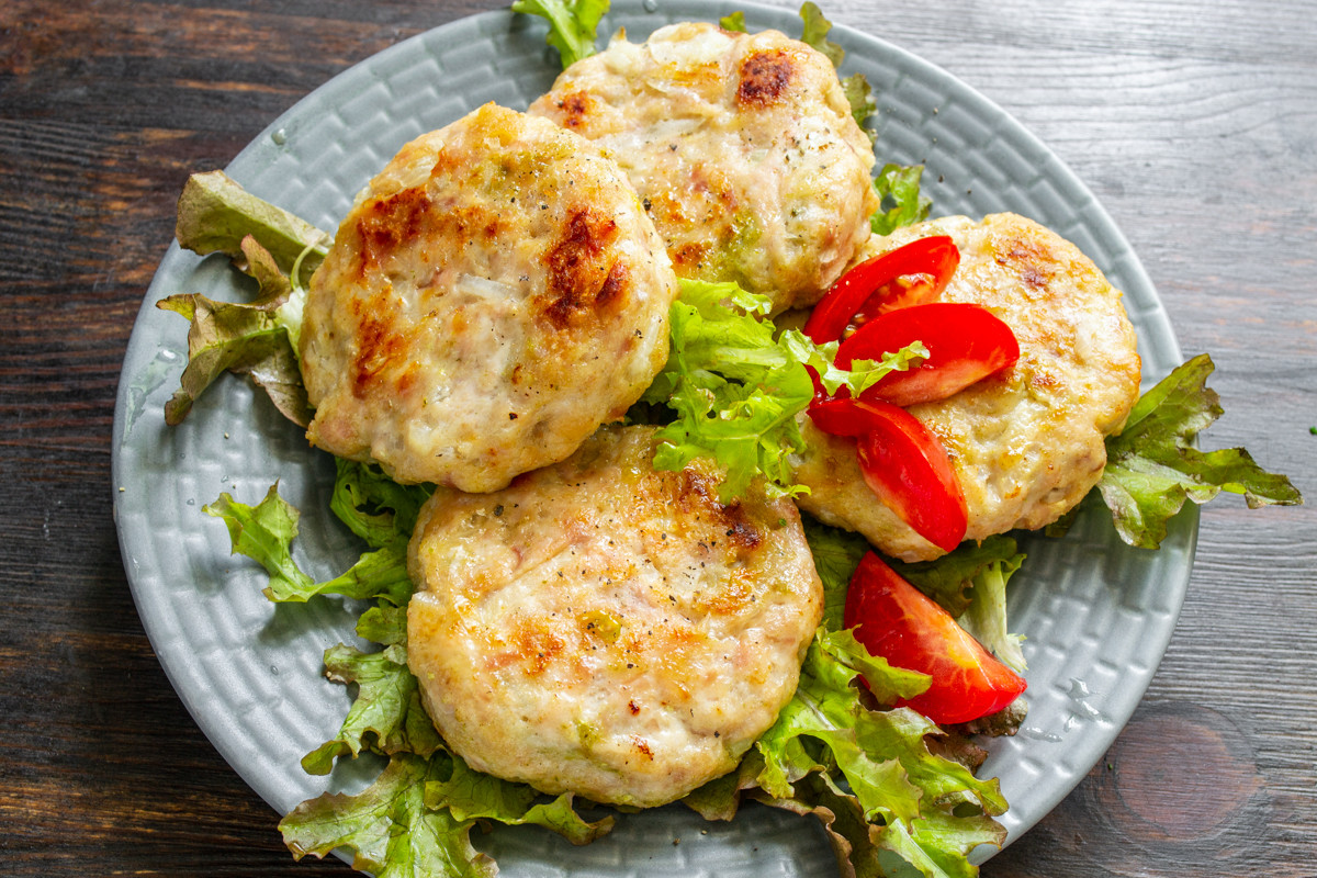 Котлеты из свинины и куриной грудки в духовке Котлеты из свинины и куриной грудки в духовке