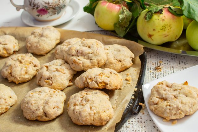 Мягкое яблочное печенье с финиками Мягкое яблочное печенье с финиками